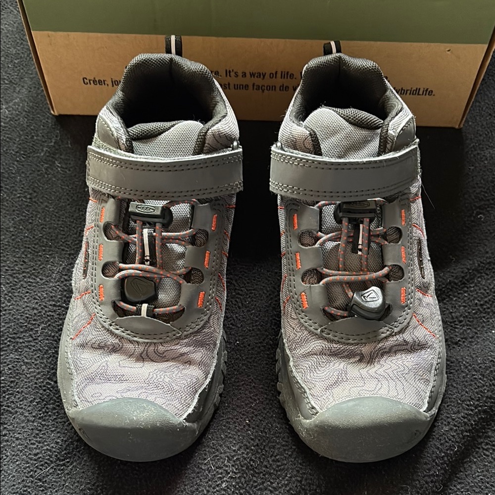 Keen Targhee Sport Little Kids' size 13 - Magnet & Scarlet Ibis